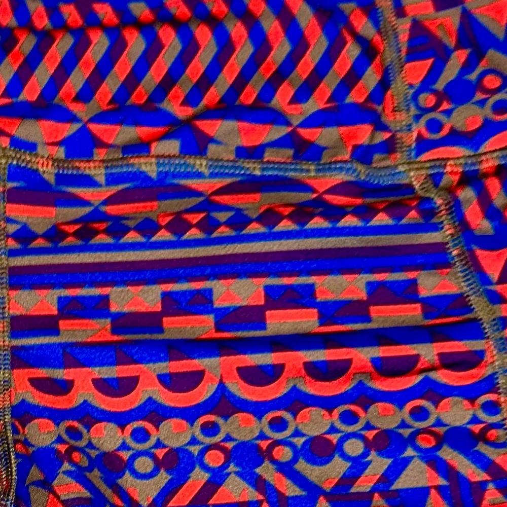 FLEO “Dynasty” 3.25 RAREWomen's Patterned Shorts - Red and Blue